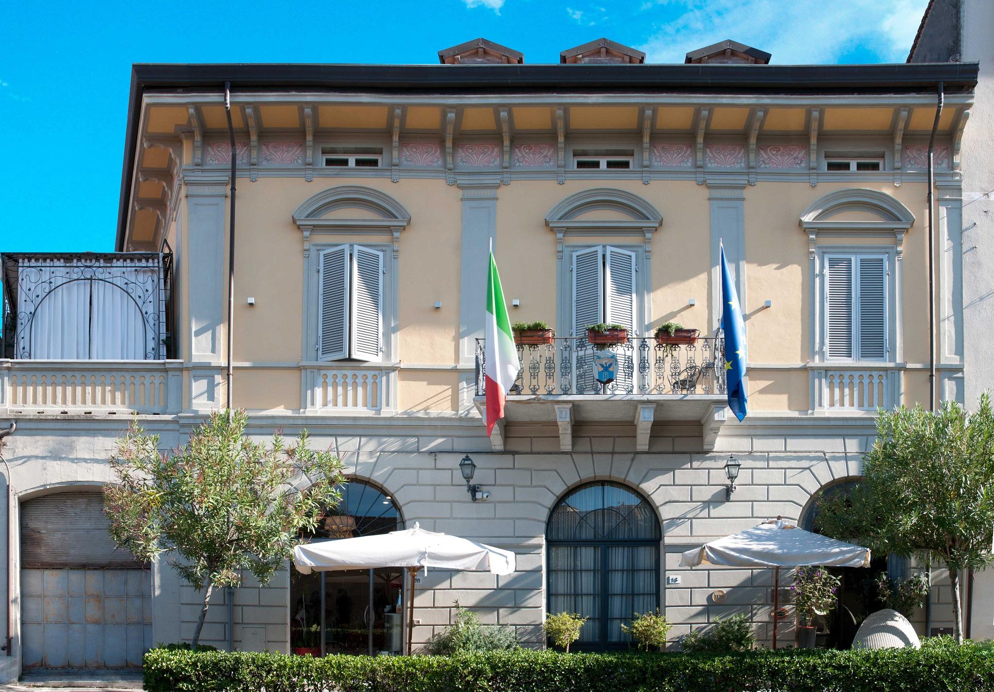 Hotel Palazzo Guiscardo Pietrasanta Exterior photo